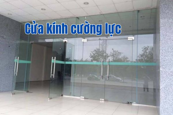 Cửa kính cường lực mang lại nhiều ưu điểm khi lắp đặt