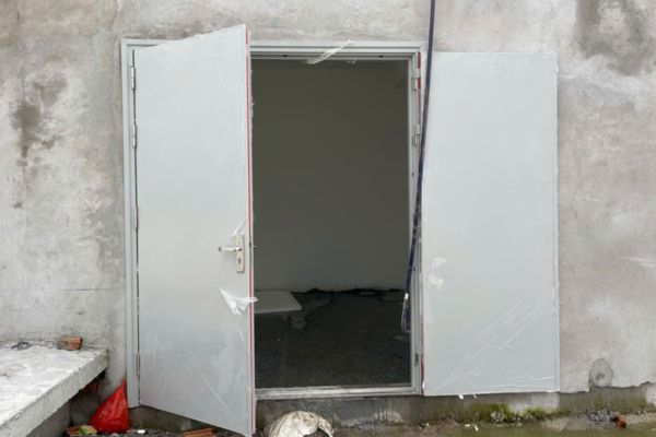 Cửa chống cháy đạt chuẩn thường đi kèm với chính sách bảo hành dài hạn và minh bạch.