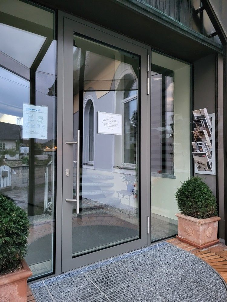 Cửa kính chống cháy EI 60 phút