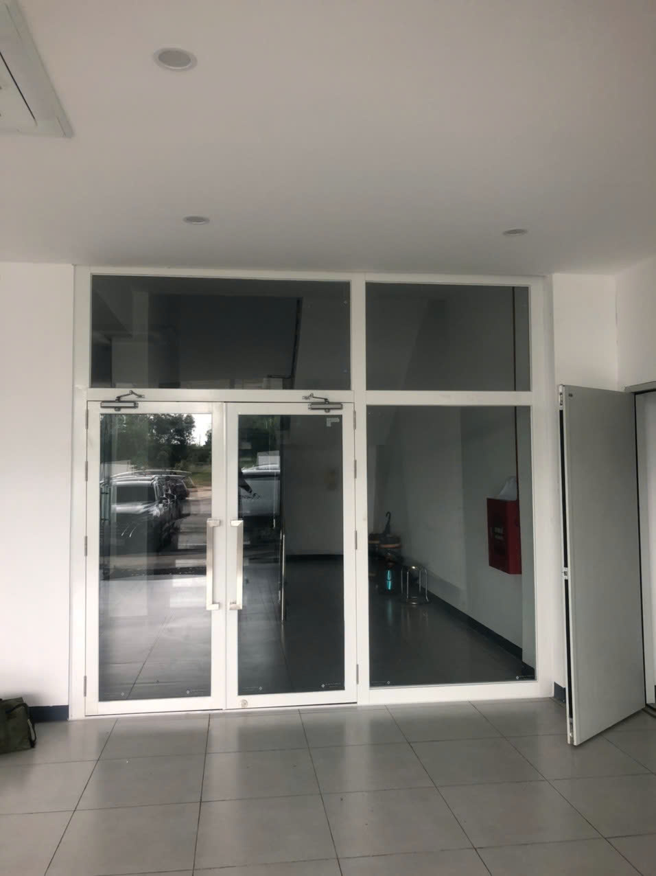 Sản phẩm cửa kính chống cháy 60 phút