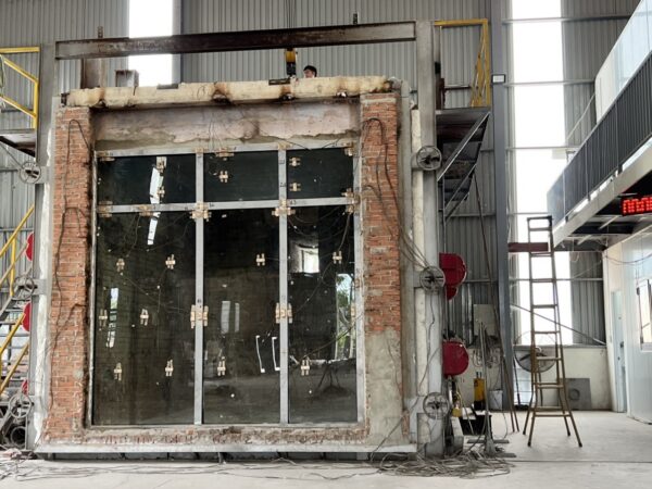 Độ bền của kính chống cháy hiện nay